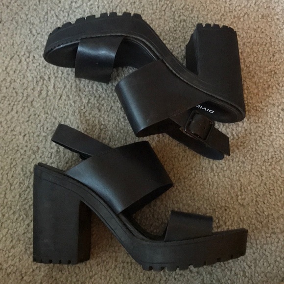 black rubber platform sandals